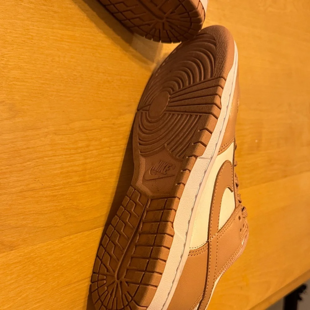 Nike Tan and White Women's Sneakers - Picture 3 of 4
